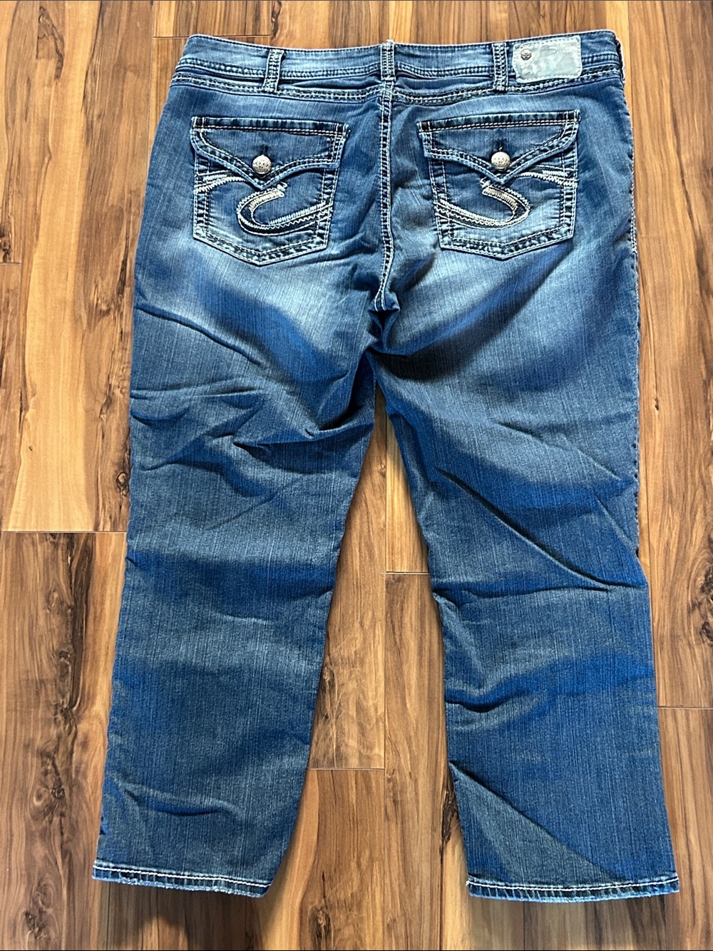 Silver Suki Flap Capri Jeans - Picture 7 of 9